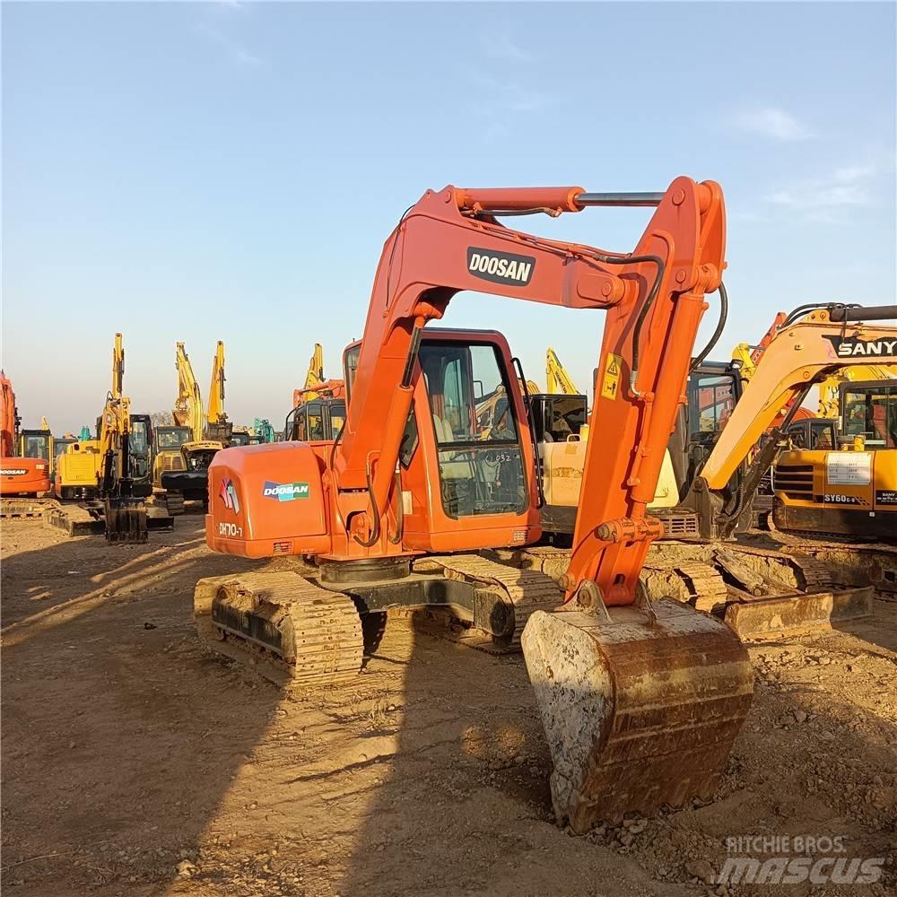 Doosan DH 70 Gravemaskiner på larvebånd