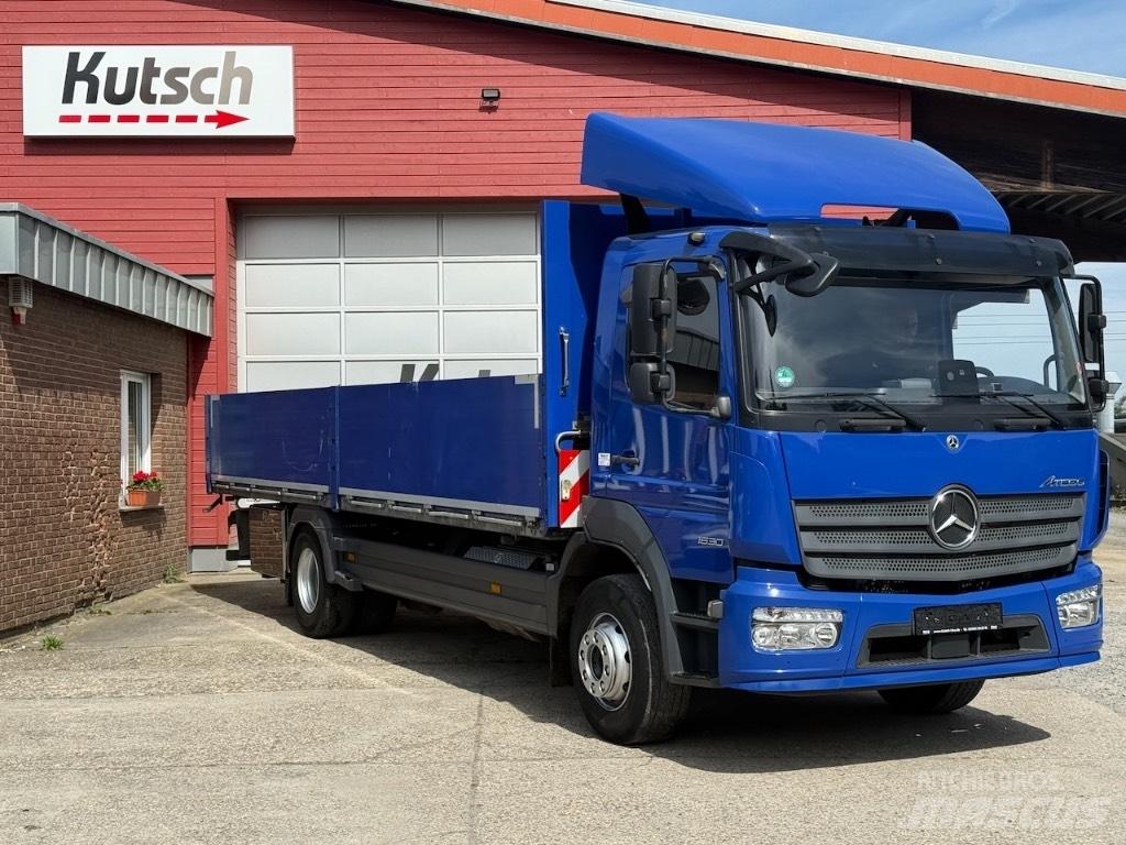 Mercedes-Benz 1630L Lastbil med lad/Flatbed