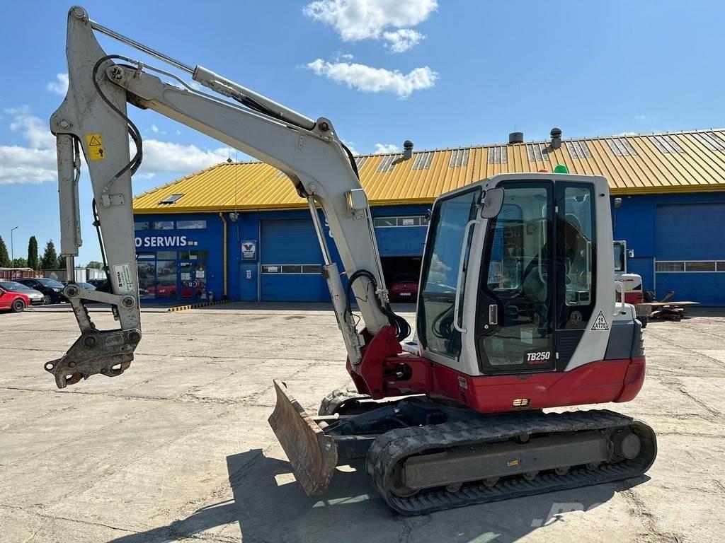 Takeuchi TB250 Minigravemaskiner