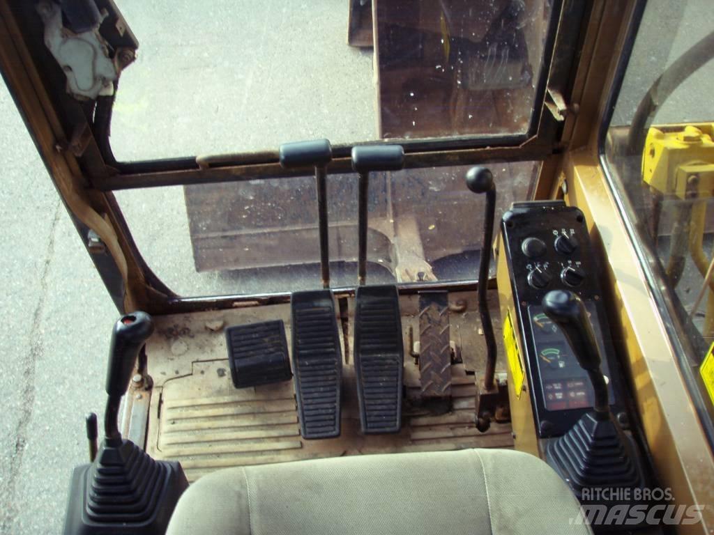 CAT E 70 B Midi-gravemaskiner 7t - 12t
