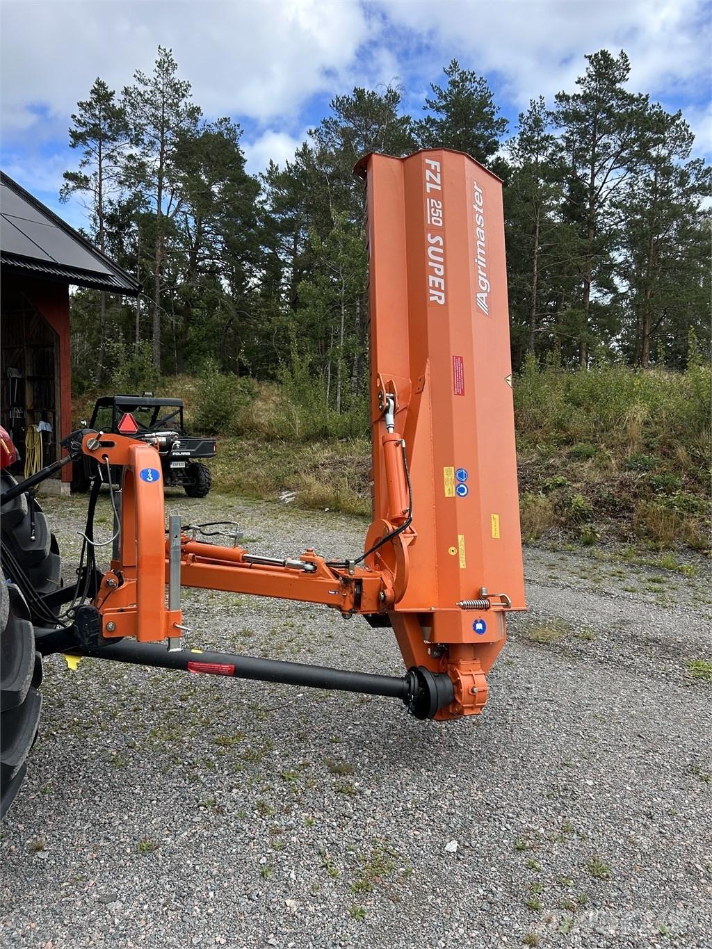 Agrimaster FZL250 Græsklippere og skårlæggere