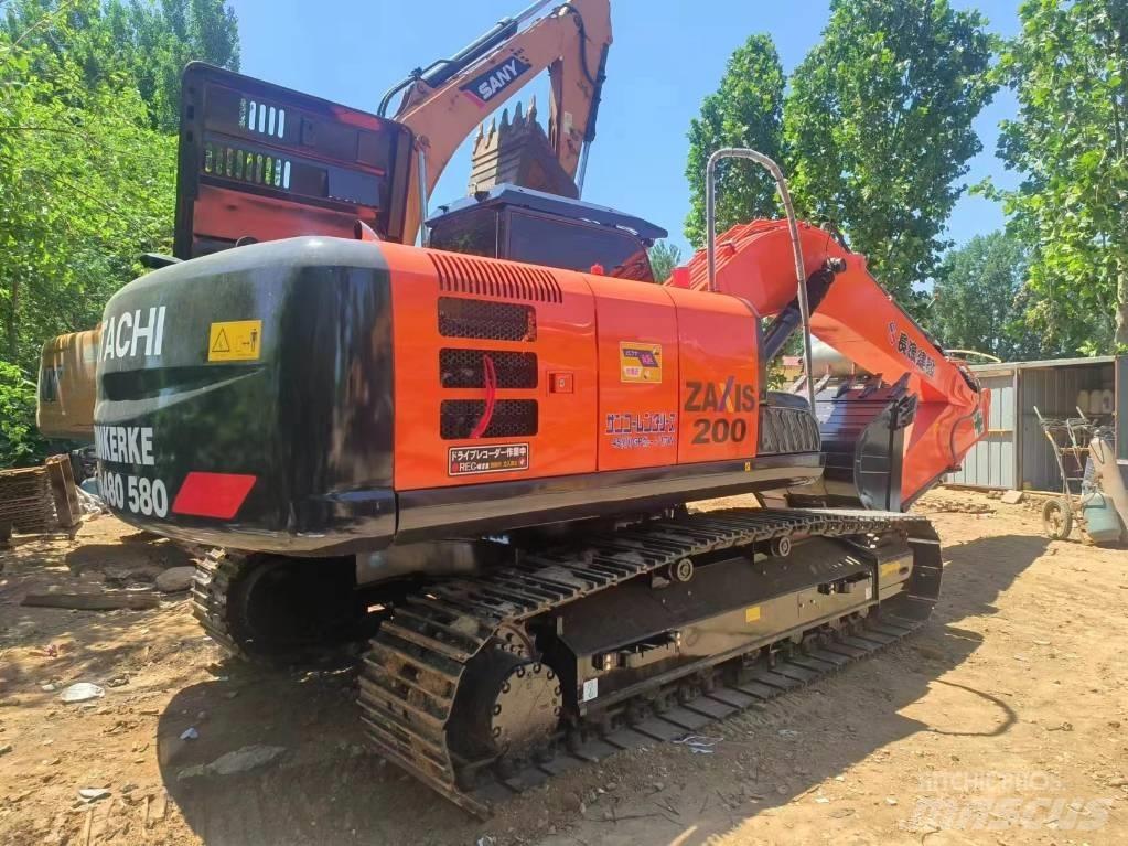 Hitachi ZX200 Gravemaskiner på larvebånd