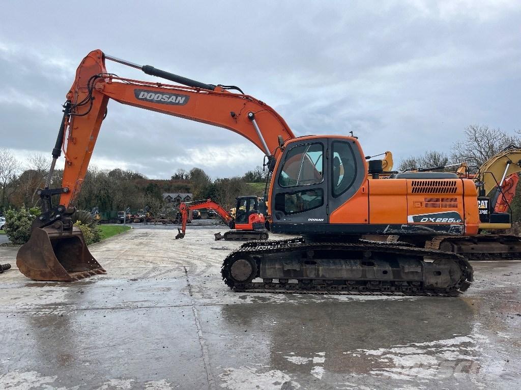 Doosan DX 225 LC-3 Gravemaskiner på larvebånd