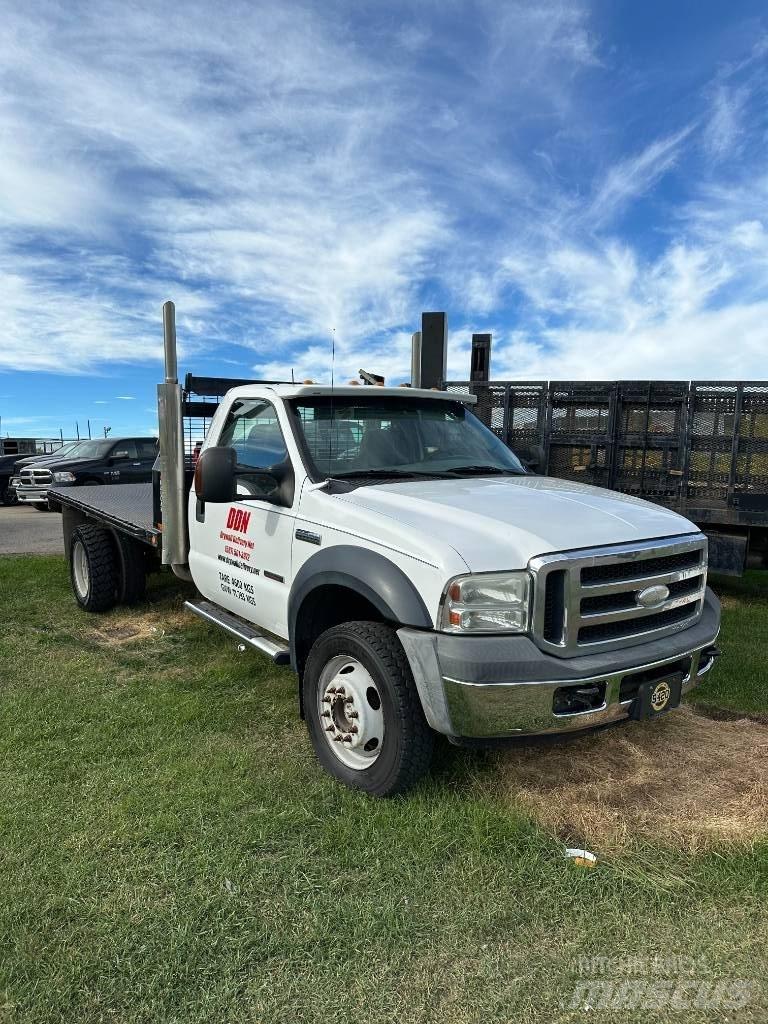 Ford F 550 XLT Lastbil med lad/Flatbed
