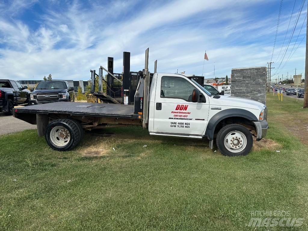 Ford F 550 XLT Lastbil med lad/Flatbed