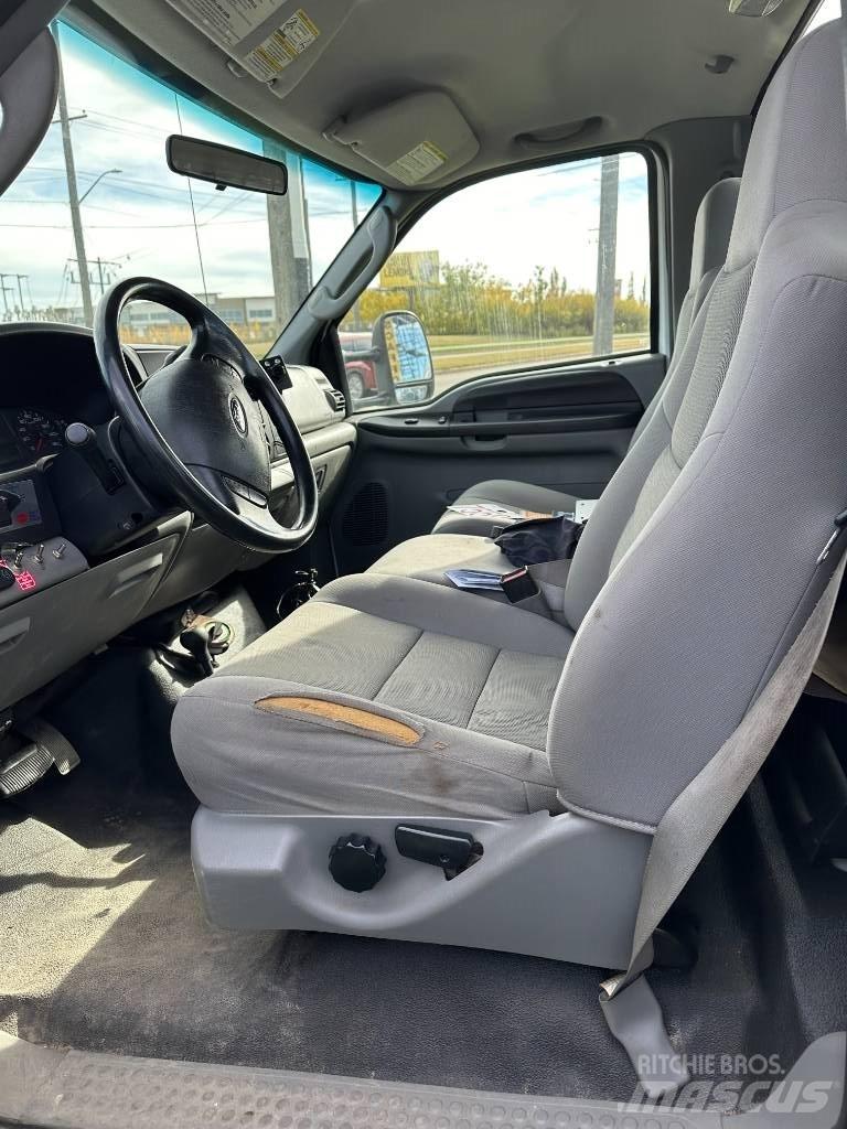 Ford F 550 XLT Lastbil med lad/Flatbed