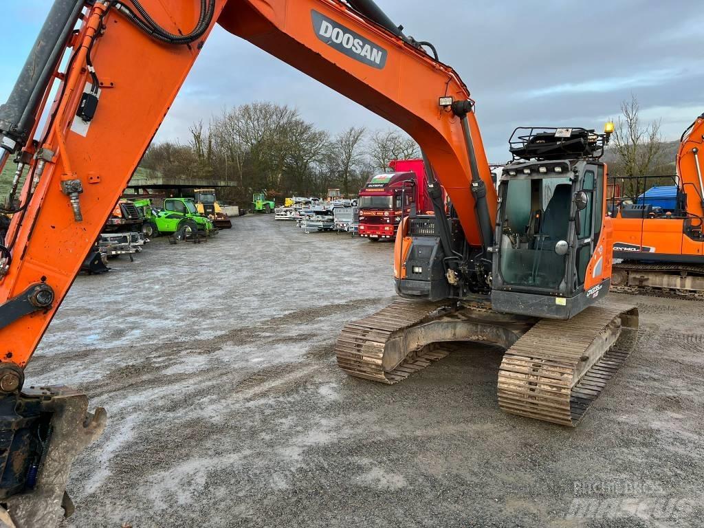 Doosan DX 235 Gravemaskiner på larvebånd