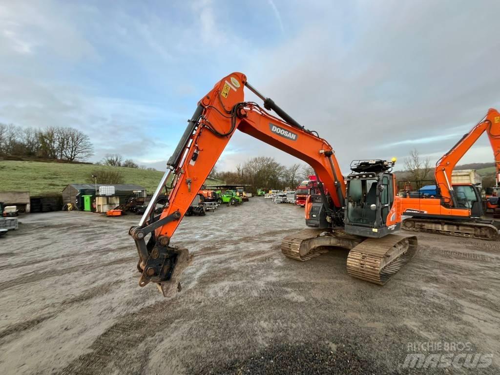 Doosan DX 235 Gravemaskiner på larvebånd