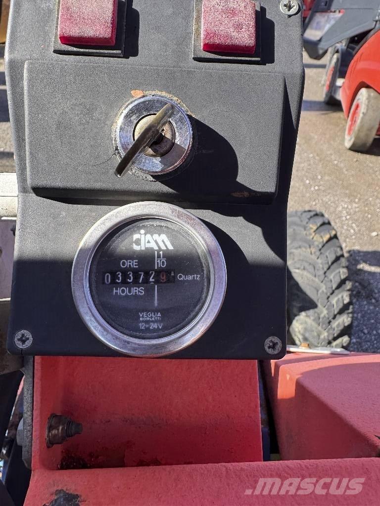 Kaiser Kama x3 Gravemaskiner på hjul
