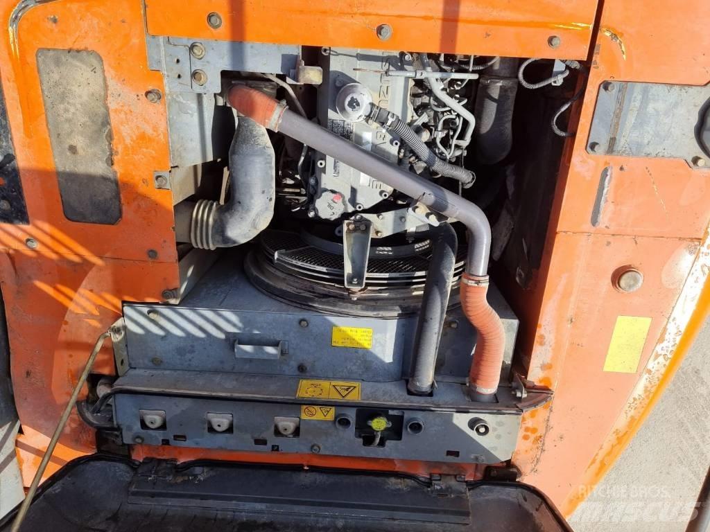 Hitachi ZX 210 LC-3 Gravemaskiner på larvebånd