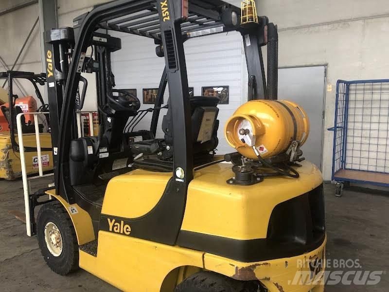 Yale GLP25VX LPG gaffeltrucks