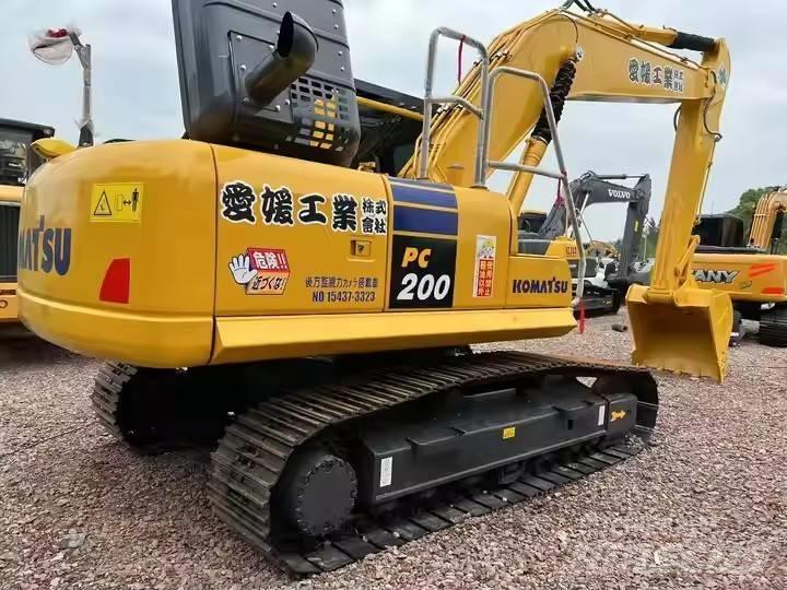 Komatsu PC 200 Gravemaskiner på larvebånd
