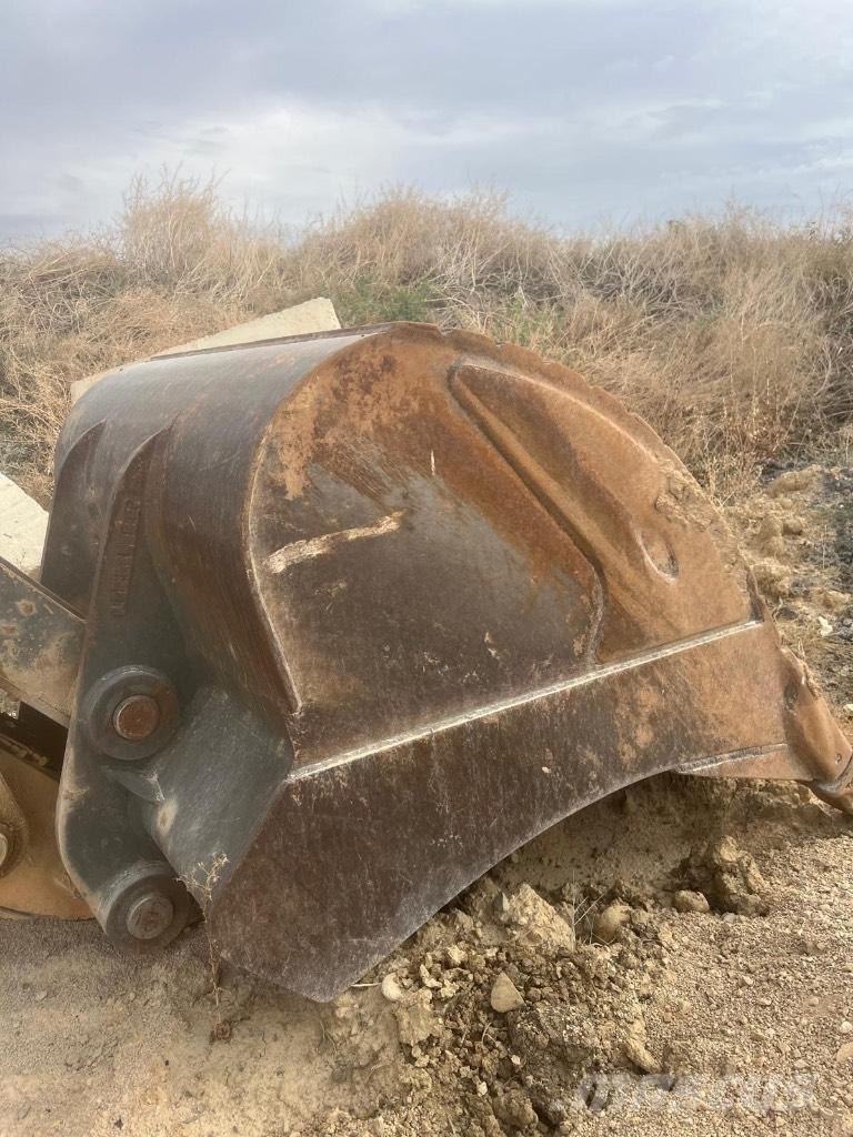 Liebherr R 950 SHD Gravemaskiner på larvebånd
