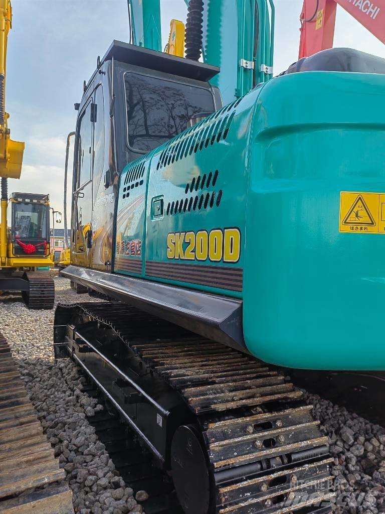 Kobelco SK 200D Midi-gravemaskiner 7t - 12t