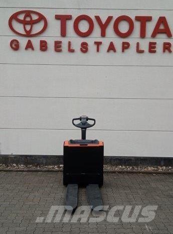Toyota LWE 200 Gaffelstabler med gående fører