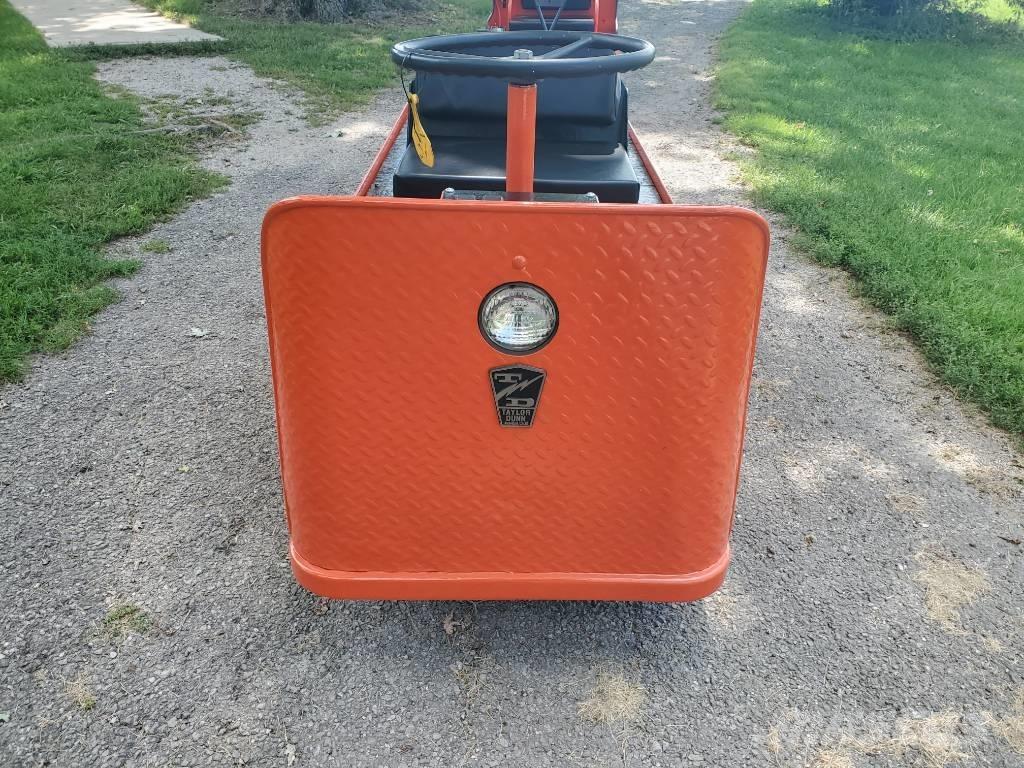 Taylor-Dunn C432 Bugsertruck