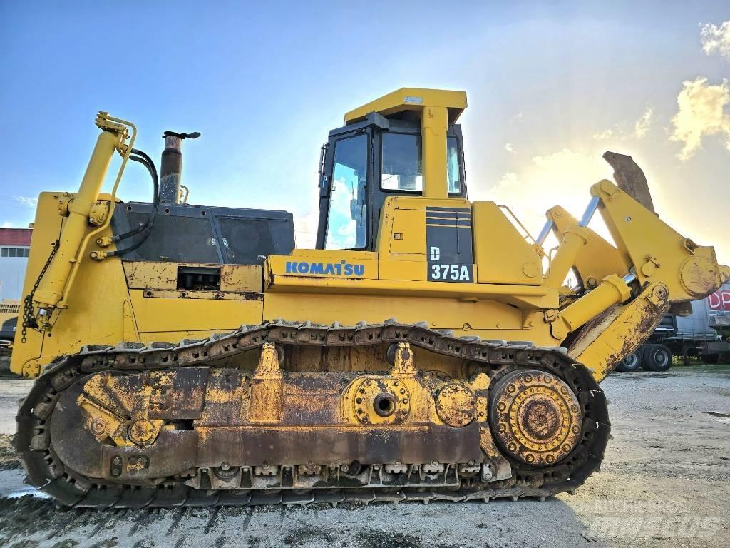 Komatsu D 375 A-1 Bulldozer på larvebånd