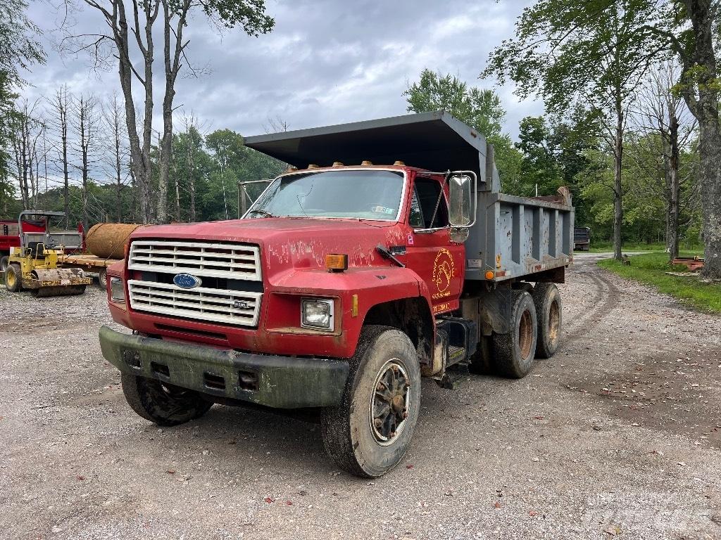 Ford F900 Lastbiler med tip