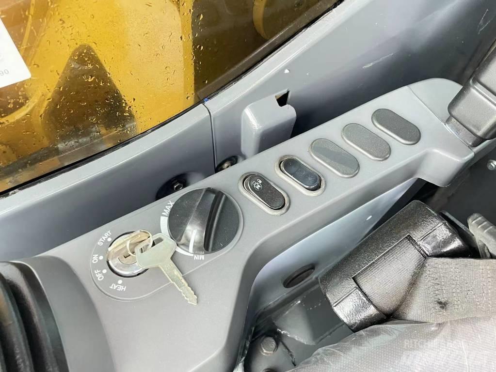 Komatsu PC 240LC-8 Gravemaskiner på larvebånd