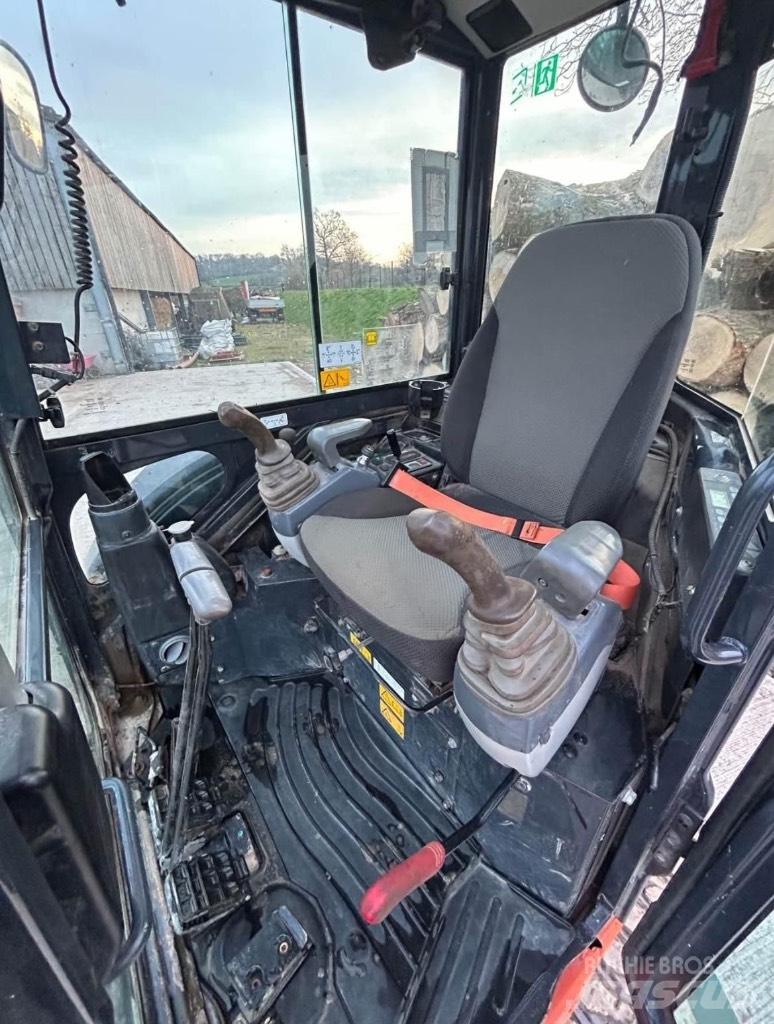 Hitachi ZX 26 U-6 Minigravemaskiner