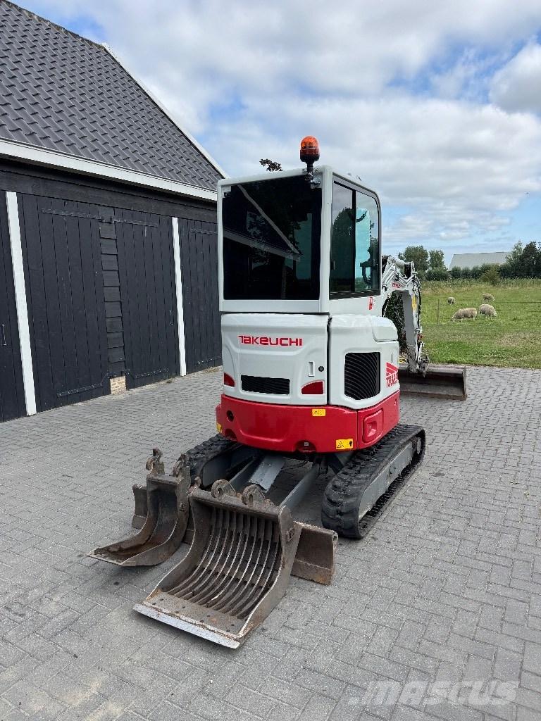 Takeuchi TB 325 R Minigravemaskiner