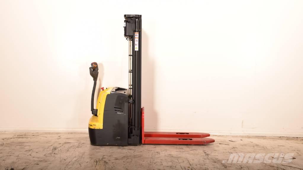 Hyster S1.5UT-24 Gaffelstabler med gående fører