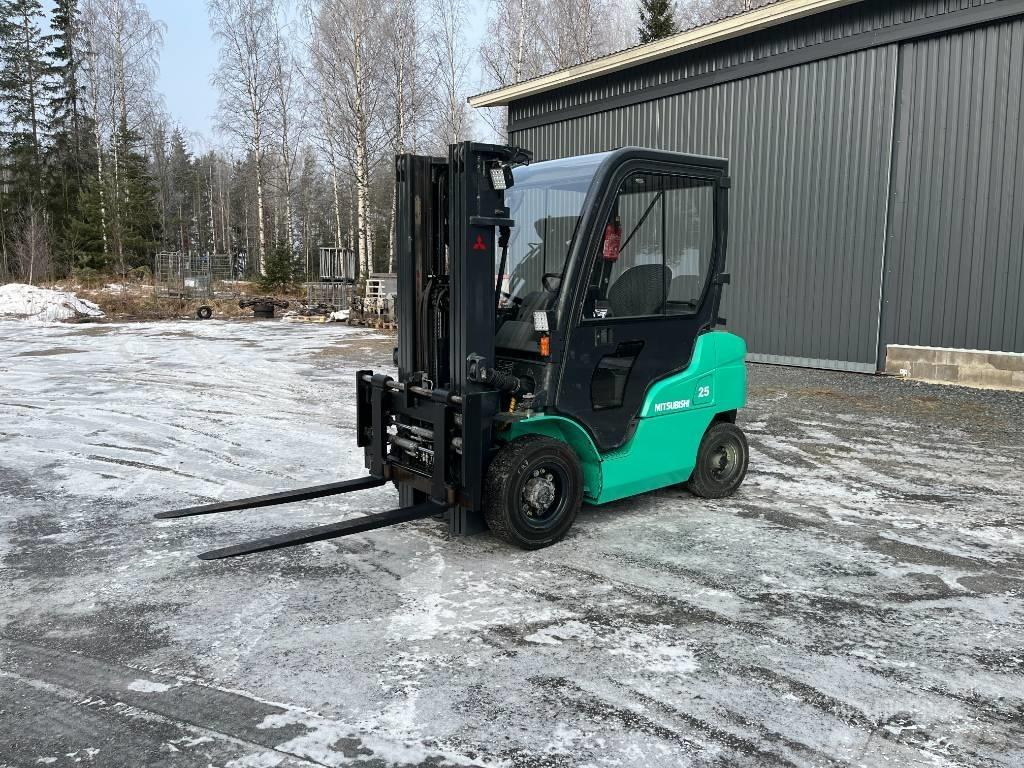 Mitsubishi FD25NT Diesel gaffeltrucks