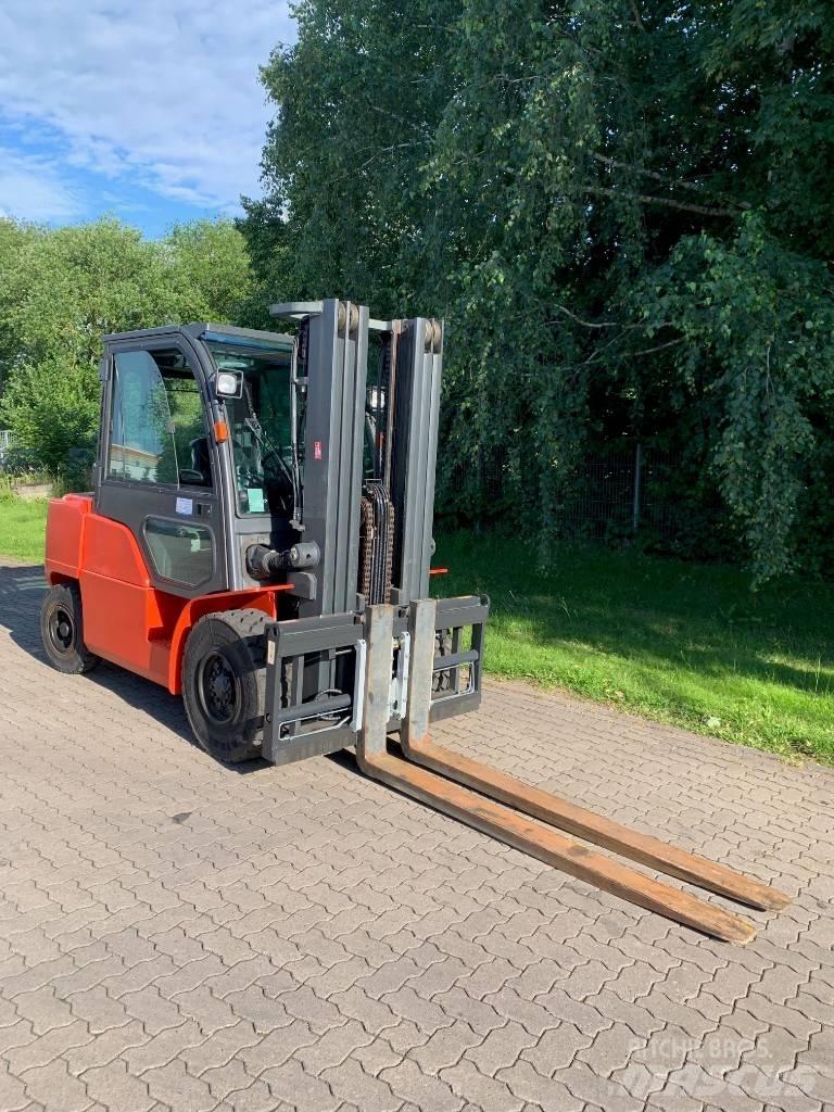 Nissan WG1F4F50Y Diesel gaffeltrucks