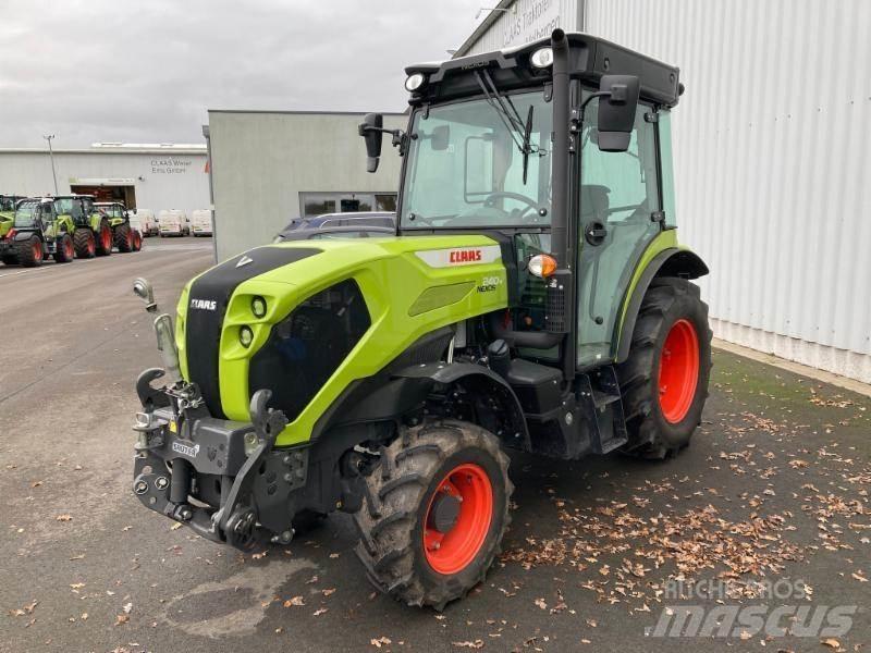 CLAAS NEXOS 240 M Traktorer