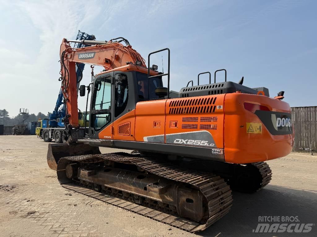 Doosan DX 255 LC-5 Gravemaskiner på larvebånd