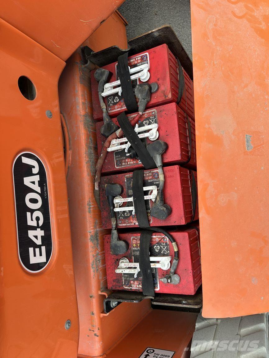 JLG E450AJ (2005) Bomlifte med knækarm