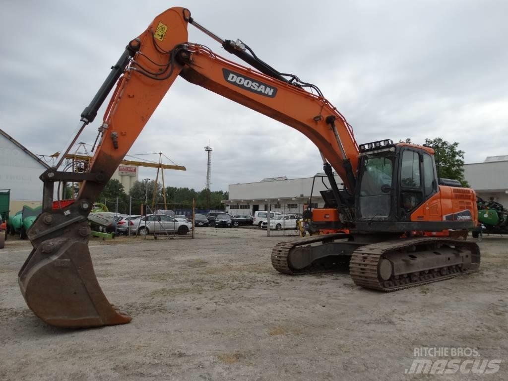 Doosan DX 225 LC-5 Gravemaskiner på larvebånd