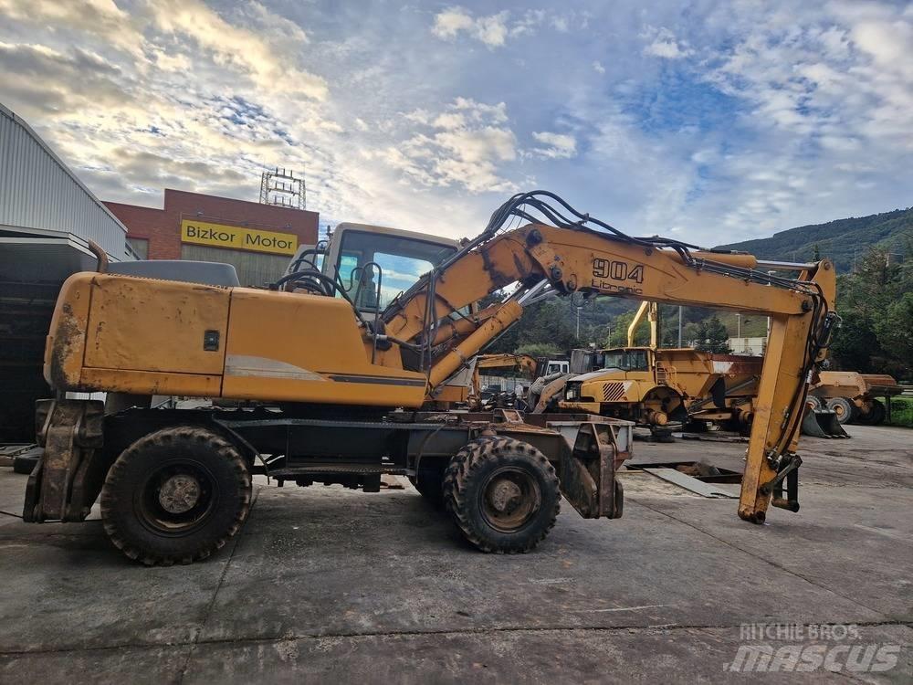 Liebherr A904C Gravemaskiner på hjul