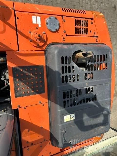 Hitachi ZX 160 W Gravemaskiner på hjul