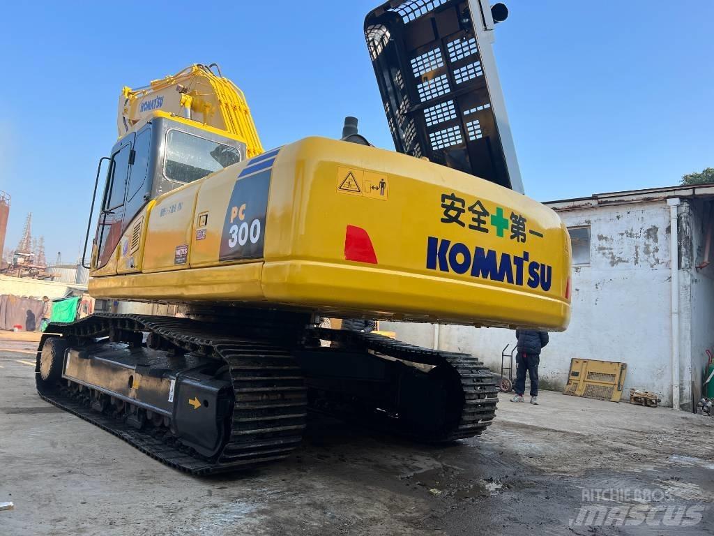 Komatsu PC300-7 Gravemaskiner på larvebånd