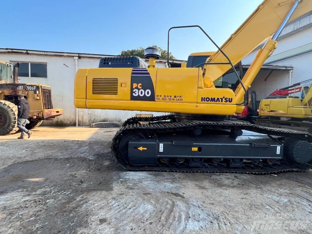 Komatsu PC300-7 Gravemaskiner på larvebånd