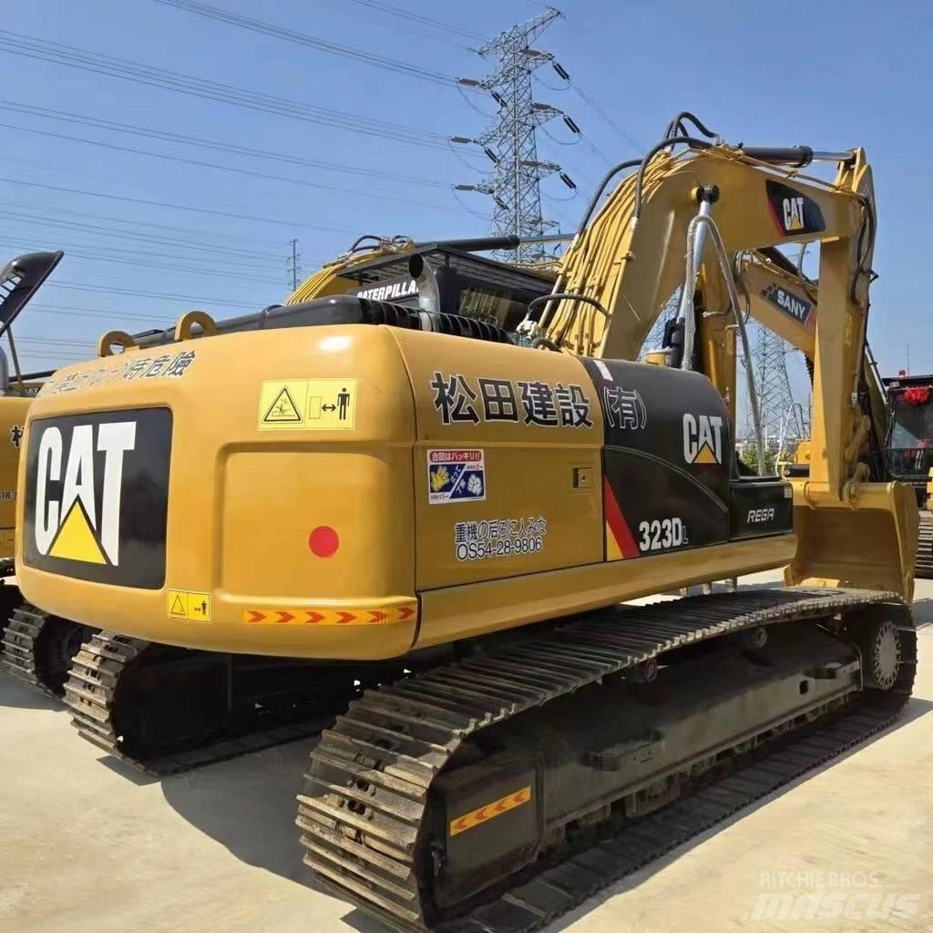 CAT 323 D Gravemaskiner på larvebånd