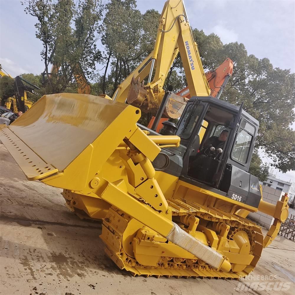 Shantui SD 16 Bulldozer på larvebånd