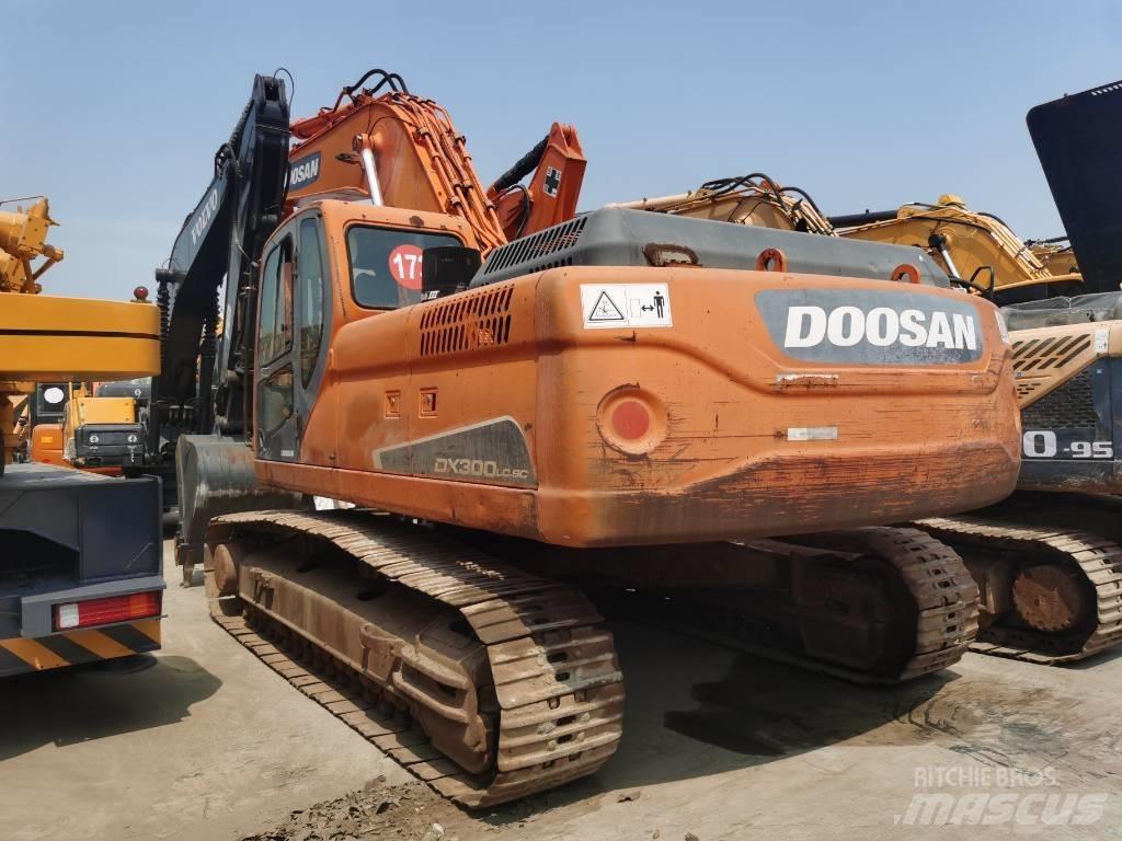 Doosan DX 300 LC Gravemaskiner på larvebånd
