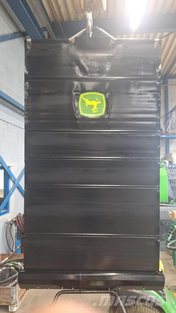 John Deere F708644 Kabiner og interiør