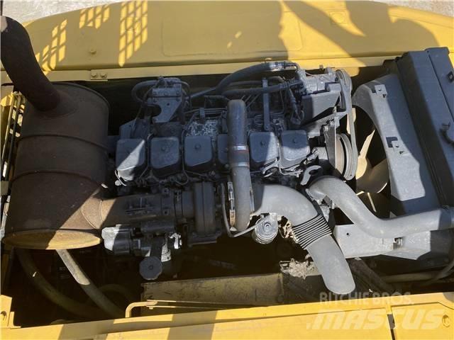 Komatsu PC200-6 Gravemaskiner på larvebånd