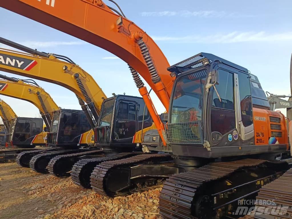 Hitachi ZX210 Gravemaskiner på larvebånd