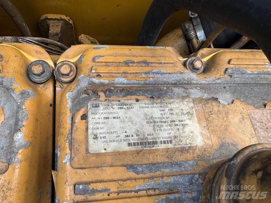 CAT 374DL Gravemaskiner på larvebånd