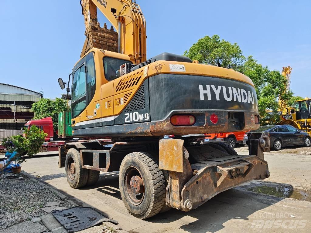 Hyundai R210W-9 Gravemaskiner på hjul