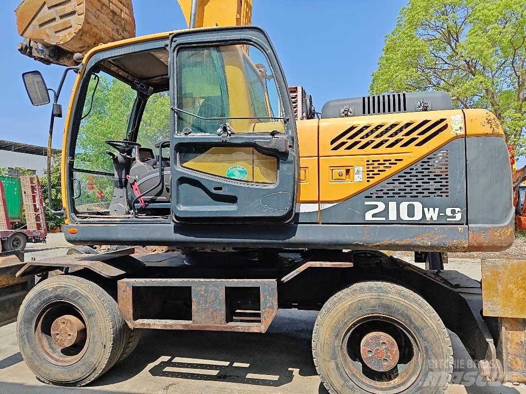 Hyundai R210W-9 Gravemaskiner på hjul