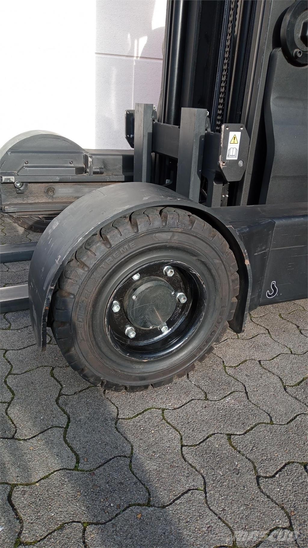 Toyota RRE160HR Reachtruck