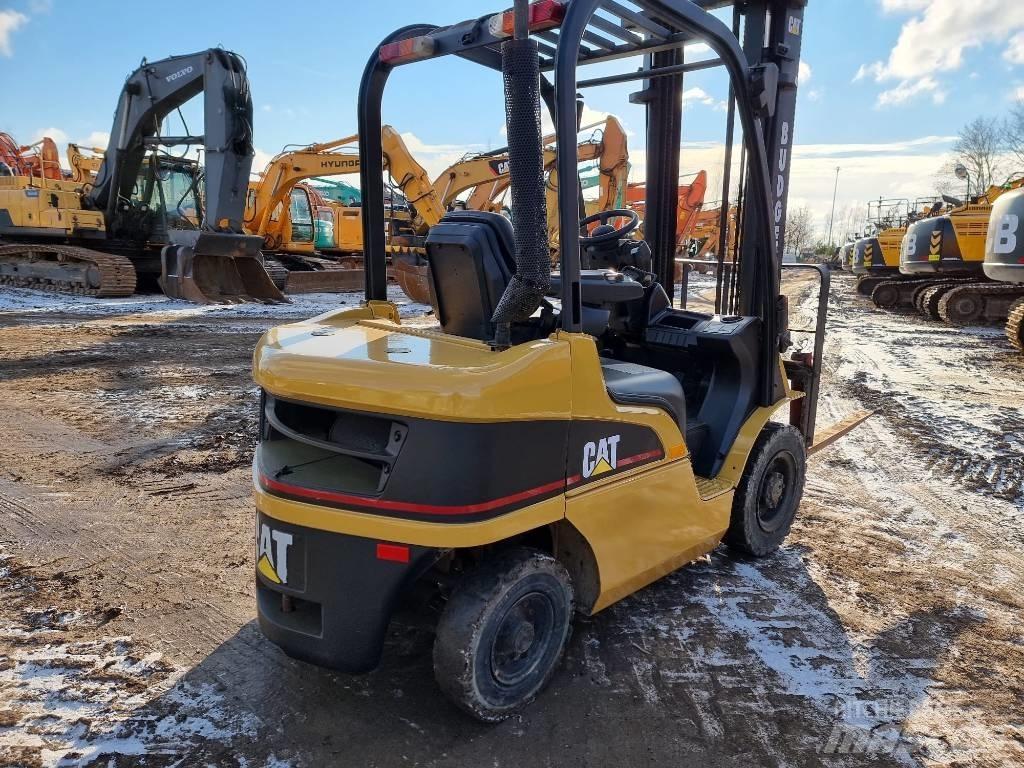 CAT DP 25 N Diesel gaffeltrucks