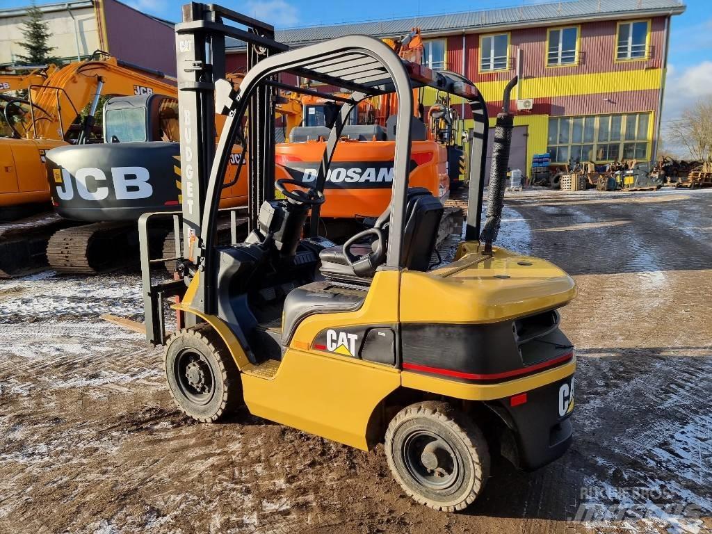 CAT DP 25 N Diesel gaffeltrucks