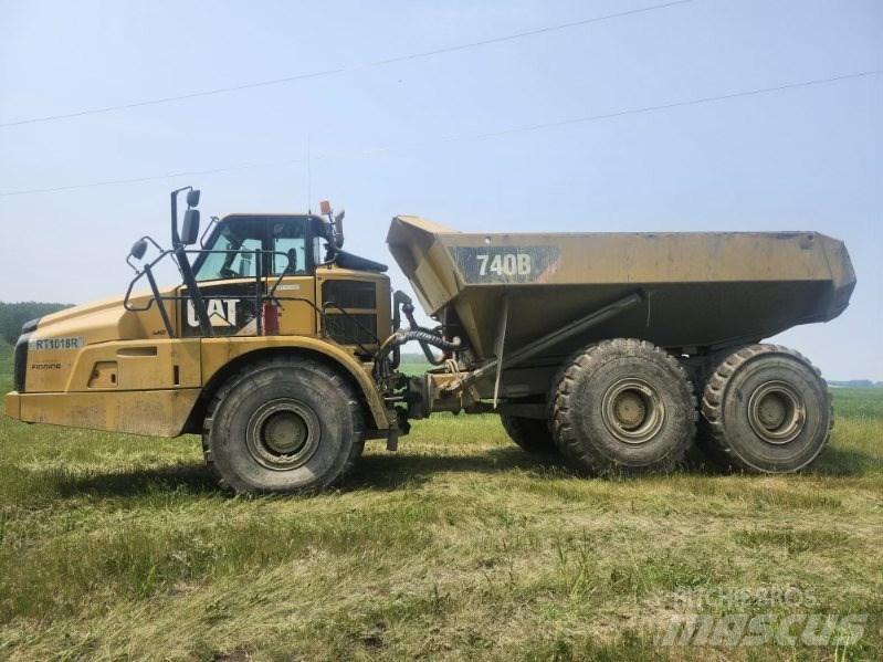 CAT 740 B Terrængående lastbiler