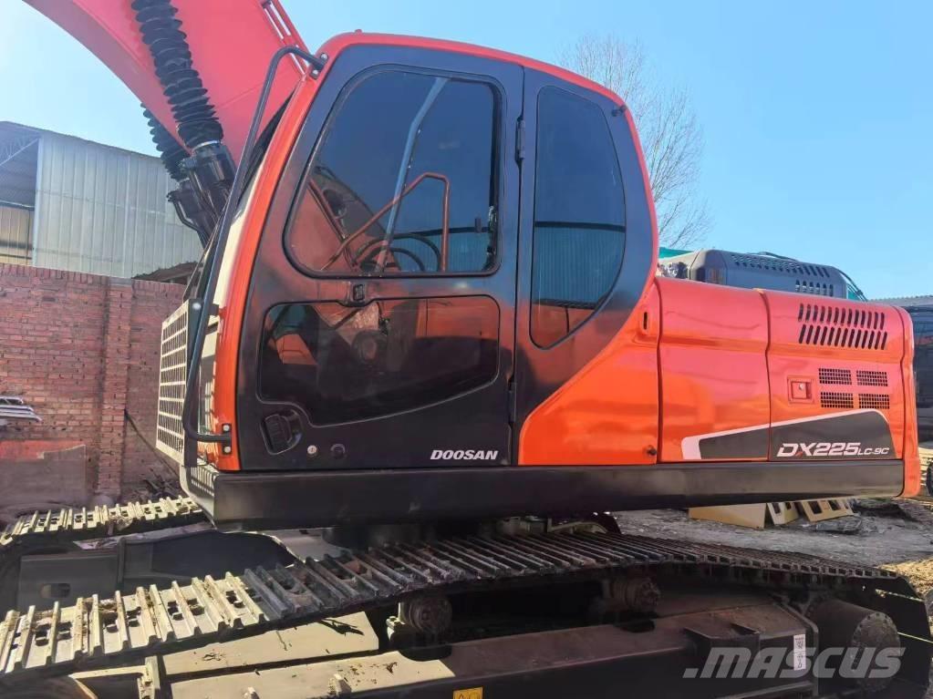Doosan DX225 Gravemaskiner på larvebånd